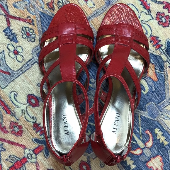 ♦️ALFANI ‘Delia’ Red Leather Gladiator Back Zip Heel Dress Sandals - Picture 9 of 9